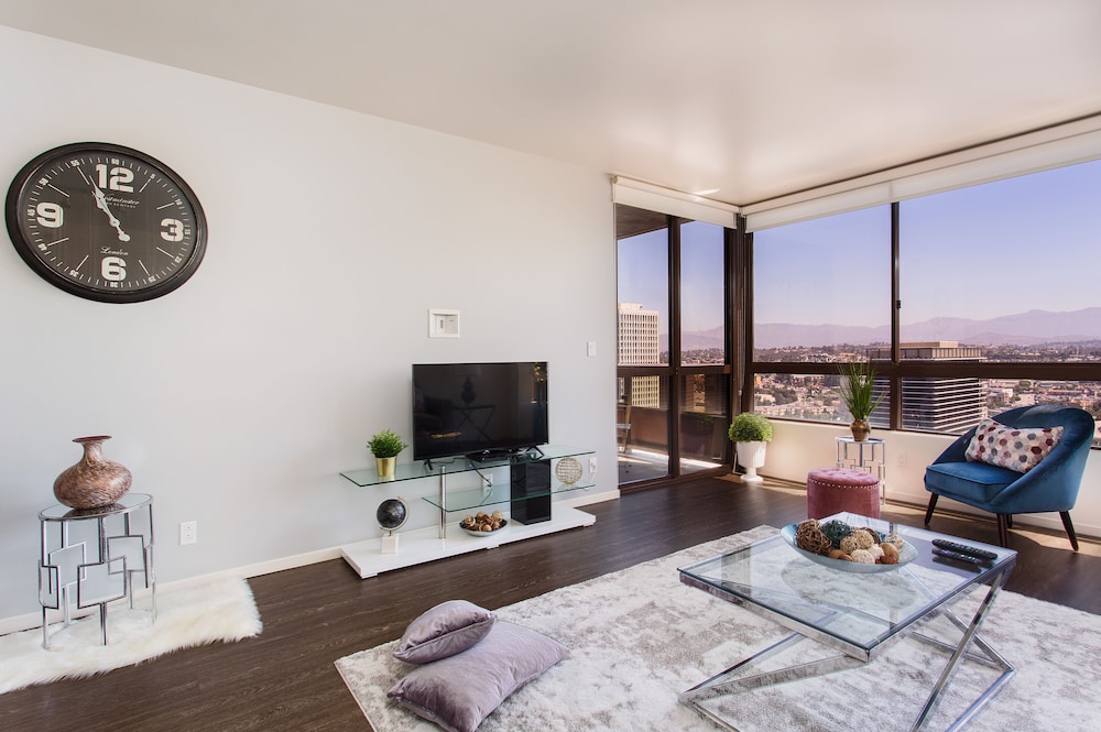 Brand New Downtown LA Luxury Apartment — 4-Star Luxury Hotel in Los Angeles, United States