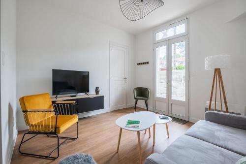 A Bright Cocoon for a Pleasant Stay in Arcachon in Arcachon, France
