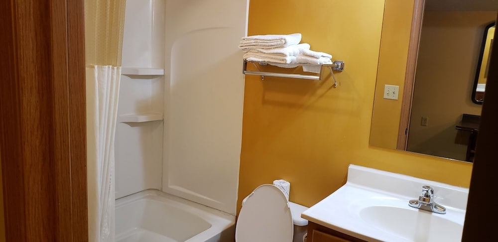 Regal Inn Coffeyville - photo 26