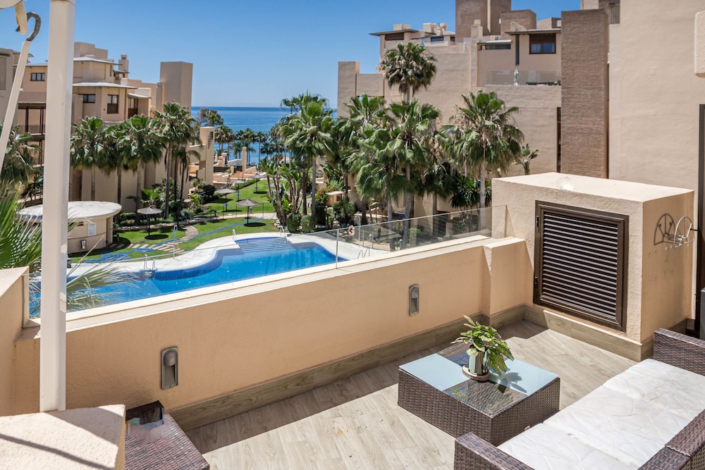 Beach Front Penthouse with Own Pool. BP8B — 5-Star Luxury Hotel in Estepona, Spain