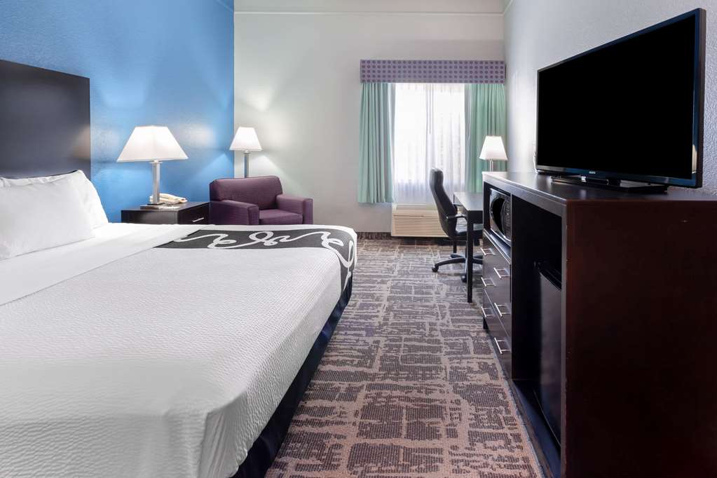 La Quinta Inn & Suites by Wyndham Kerrville - photo 26