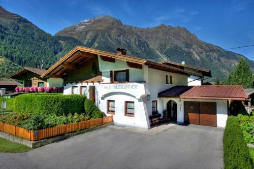 Haus Alexander — 4-Star Luxury Hotel in Laengenfeld, Austria