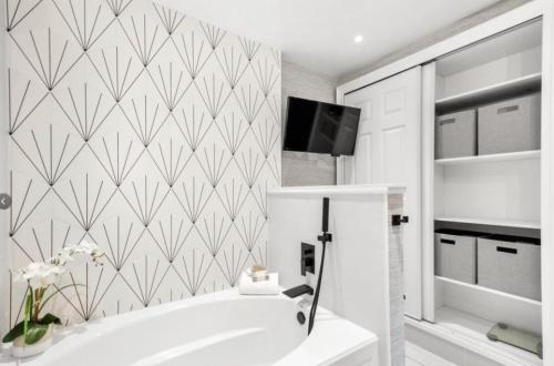 Cozy Townhome With Luxury Feelings — Frederick