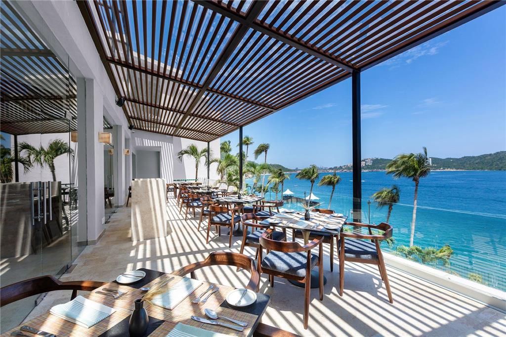 La Huerta terrace