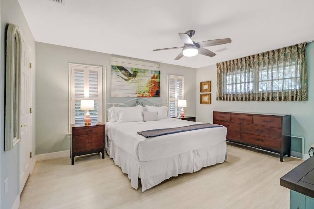 27090 Belle Rio Dr — hotel in Bonita Springs