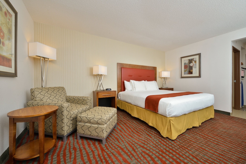 Holiday Inn Express Boston Milford by IHG - photo 13