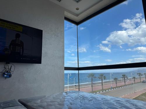 New 2025 Front beach flat Newly renovated in Oued Laou, Morocco