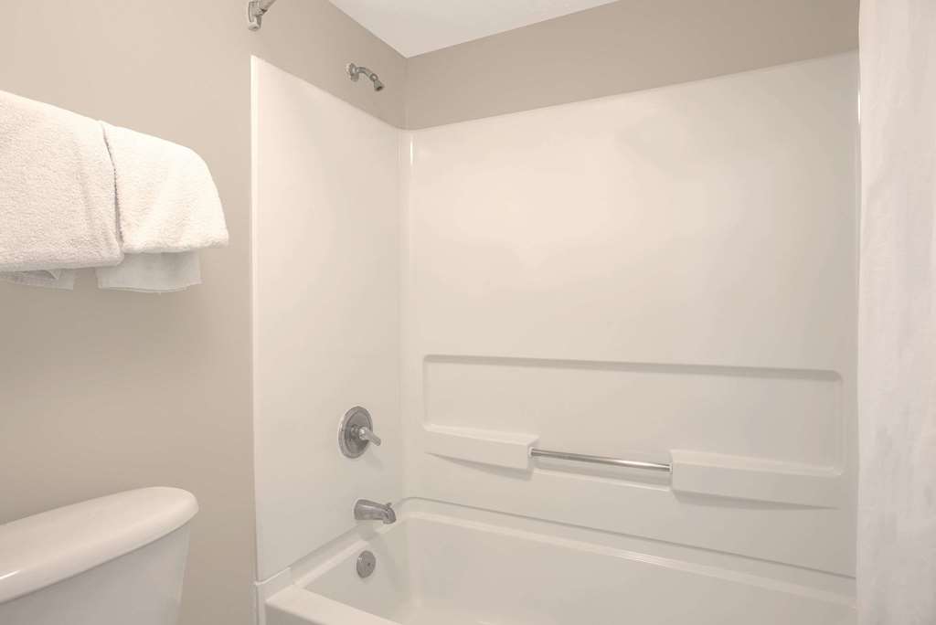 Knights Inn Antioch - photo 10