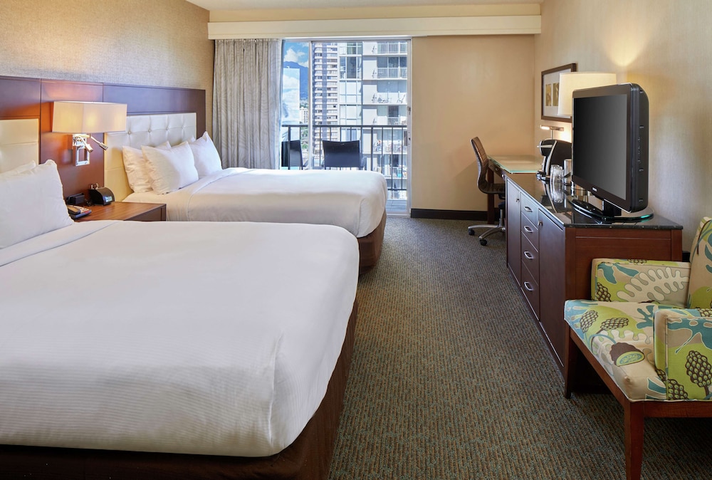 DoubleTree by Hilton Hotel Alana Waikiki Beach - photo 10
