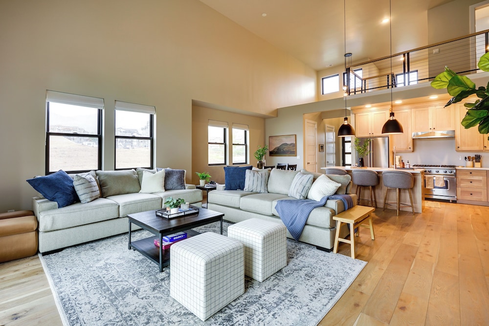 2 Mi to Deer Valley Resort: Townhome w Hot Tub - photo 4