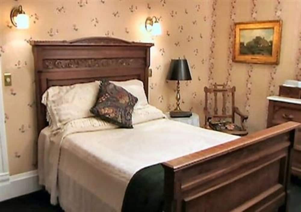 Old Rittenhouse Inn - photo 9