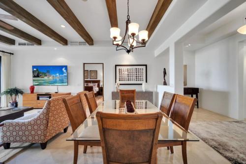 1 BD 5 Star Beachfront Paradise — 4-Star Luxury Hotel in Cabo San Lucas, Mexico