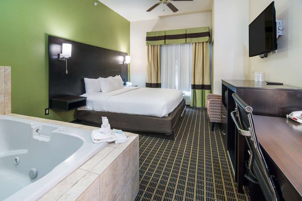 Clarion Inn & Suites Weatherford South - photo 29