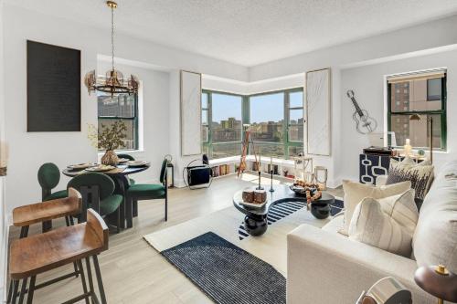 Penthouse Perfection with Unmatched Skyline Views — 4-Star Luxury Hotel in Stamford, United States