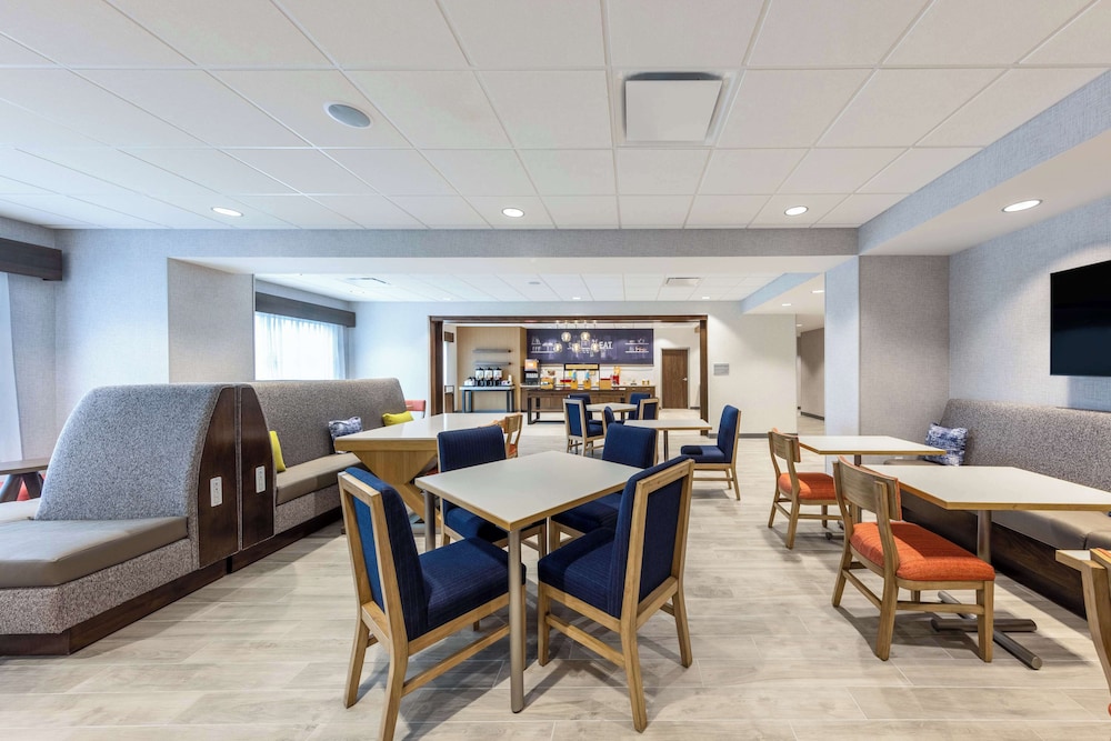 Hampton Inn by Hilton Kansas City Southeast - photo 23