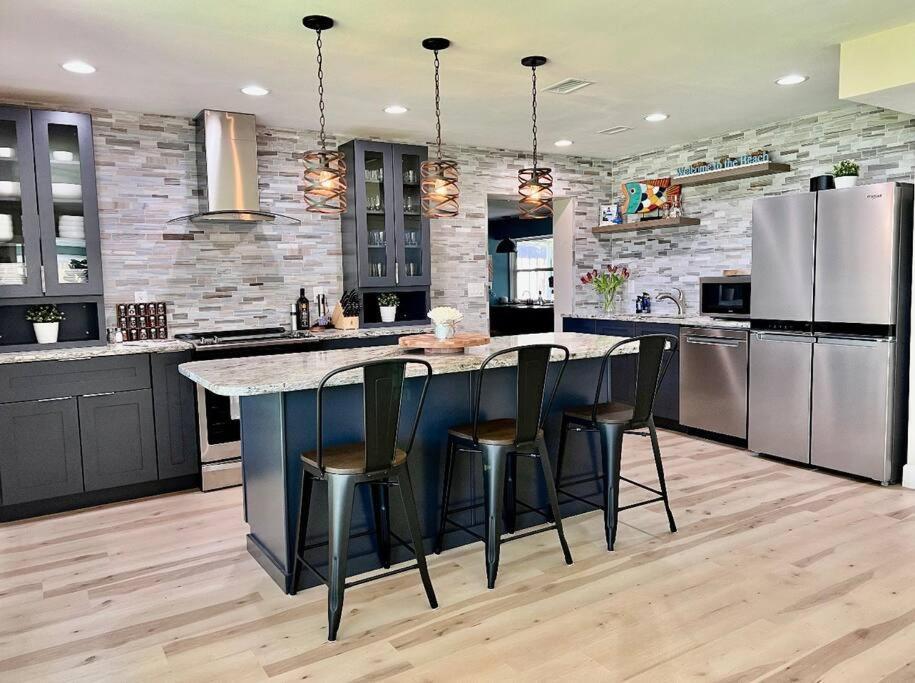 Sea la Vie Beach Town Charm Newly Renovated in Cocoa Beach, United States