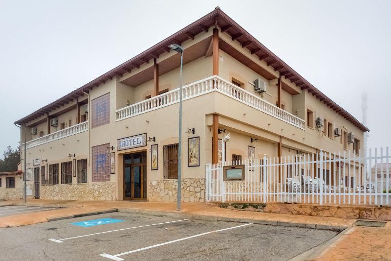 Hotel Restaurante Mr in Barajas De Melo, Spain