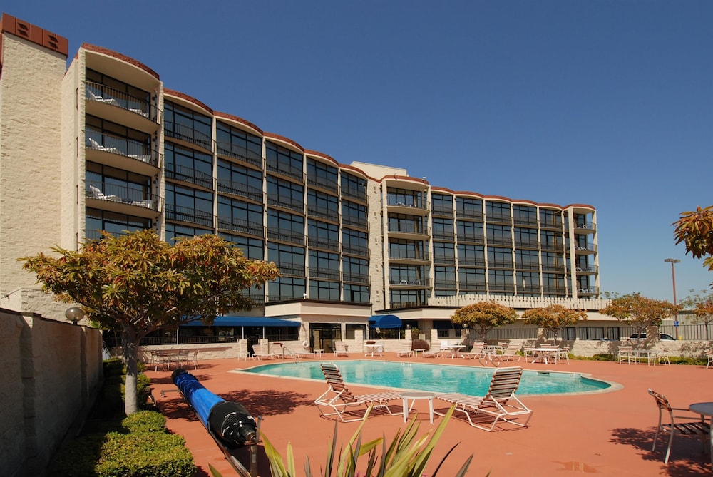 Oakland Airport Executive Hotel - photo 61