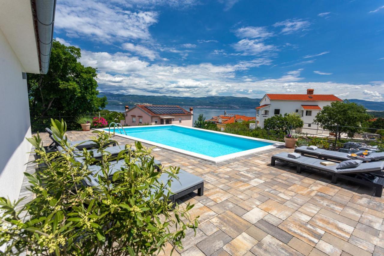 Apartment Magaš — 4-Star Luxury Hotel in Vrbnik, Croatia