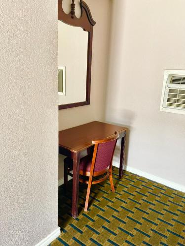 Bradbury Inn - photo 8