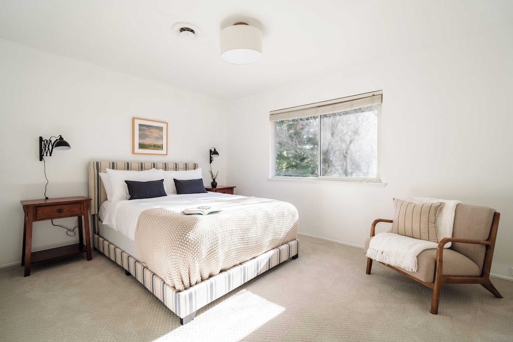 Clementine By Avantstay Bright Modern Retreat w Pool Pool Table & Large Patio - photo 21
