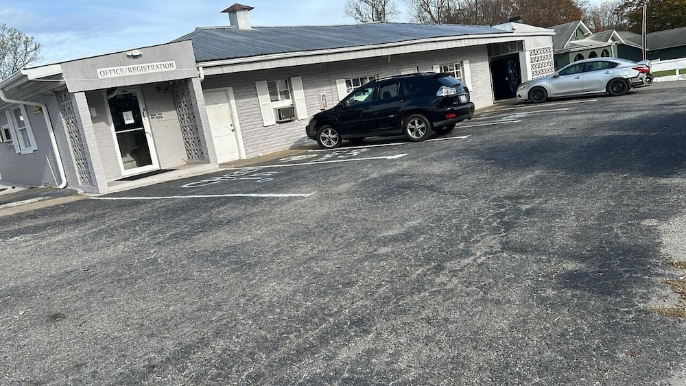Tri City Motel by OYO Forrest City Spindale - featured photo