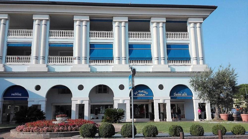 Sirmione Damm Atr in Sirmione, Italy