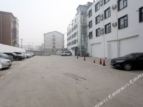 Baoding Aijia Movie Themes Hotel - carbon neutral hotel in Baoding