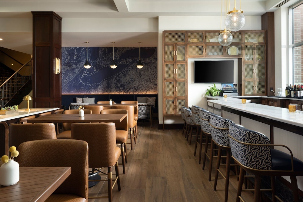 Sheraton Erie Bayfront Hotel - photo 5