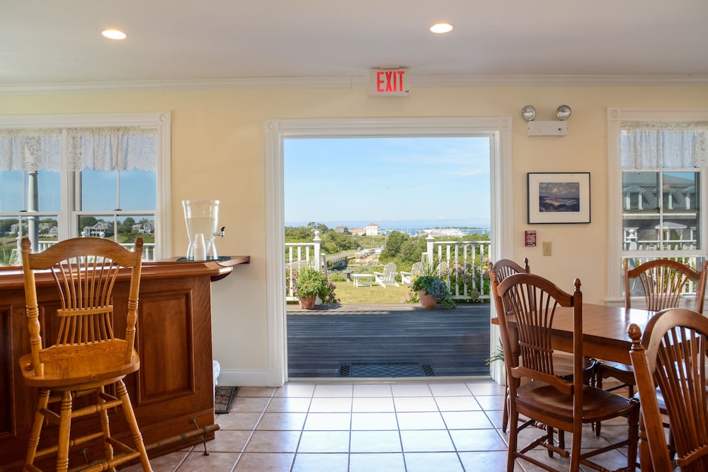 Payne's Harbor View Inn - photo 52
