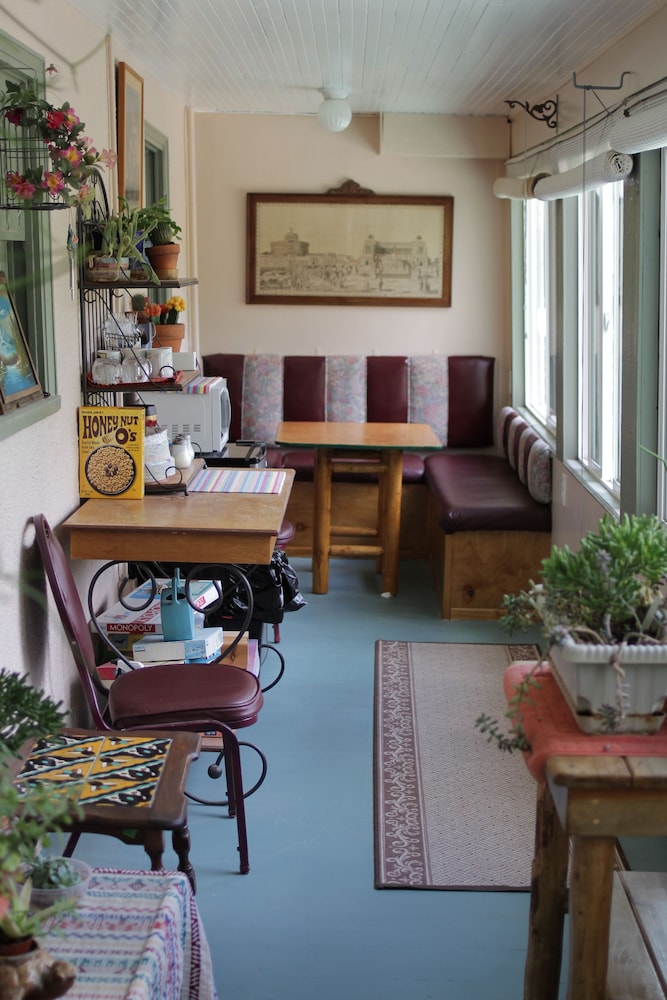Historic Smith Hotel B&B - photo 25