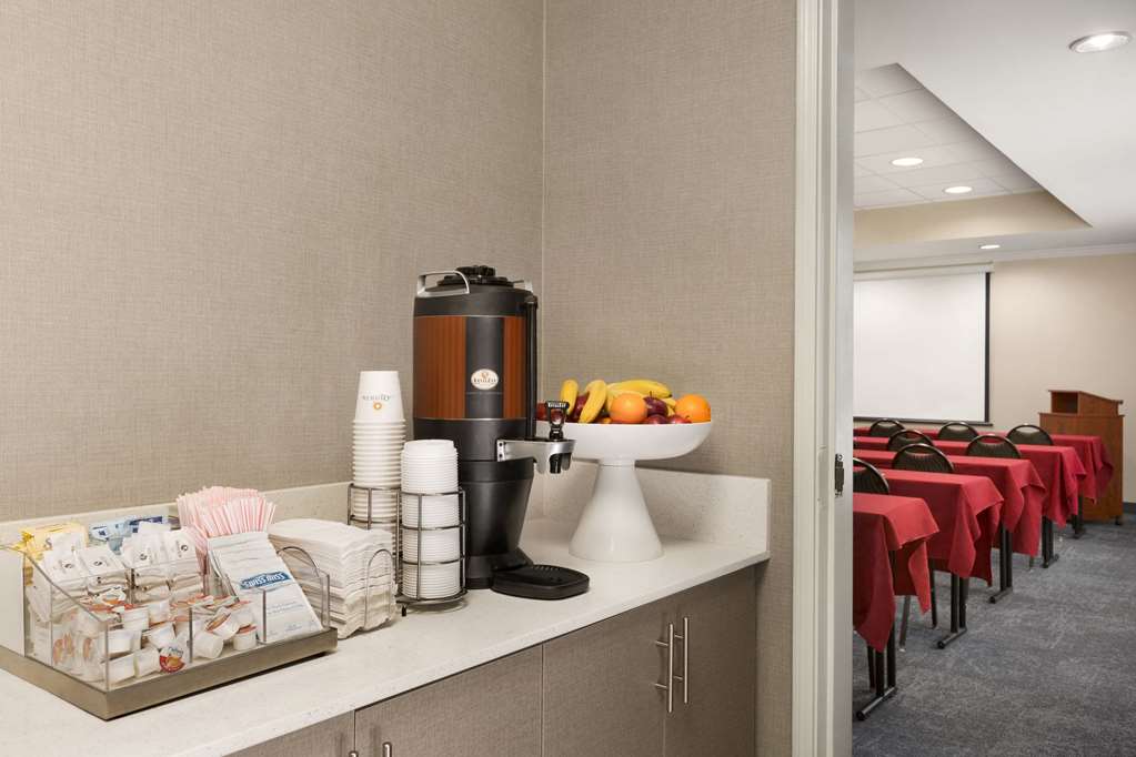 La Quinta Inn & Suites by Wyndham Dublin - photo 38
