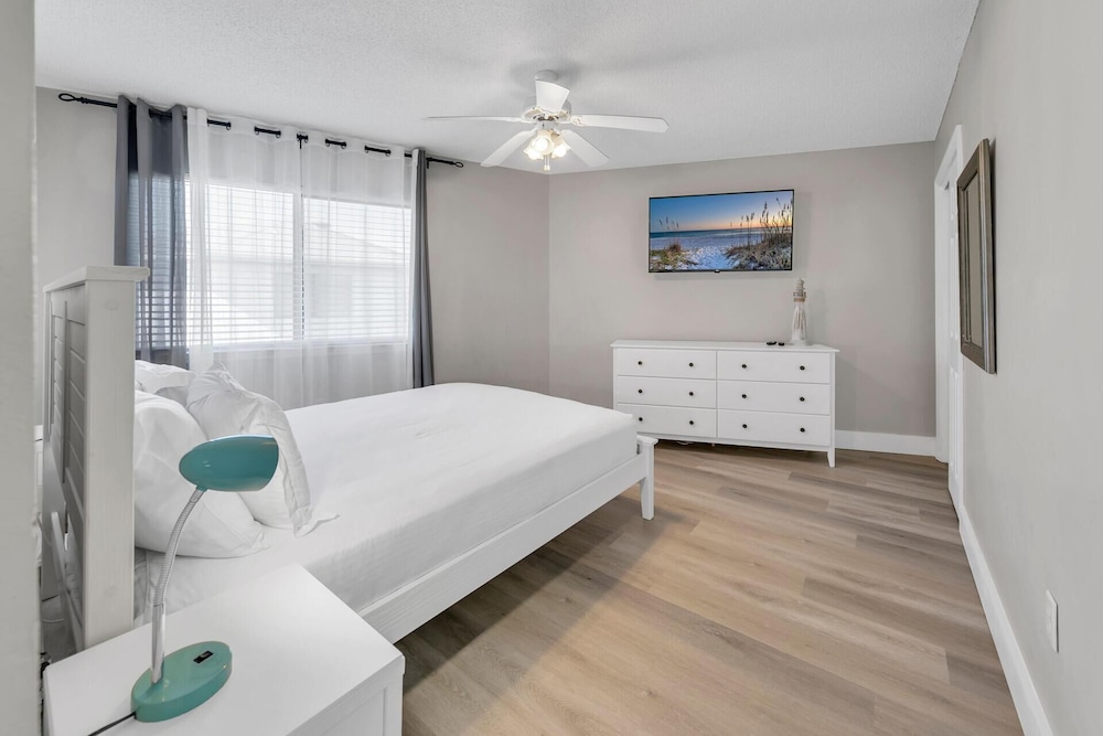 Crystal Village II Unit 16B - photo 3