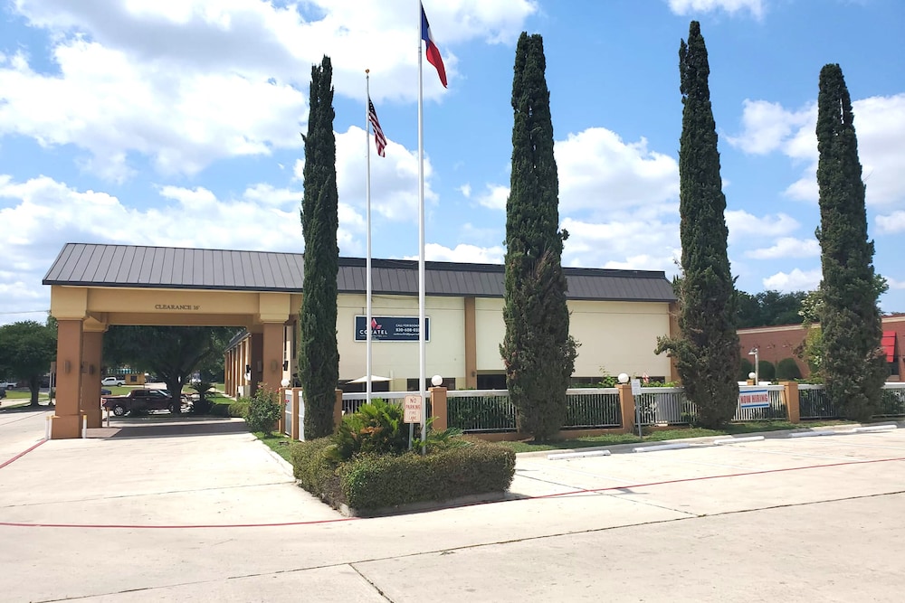 Coratel Inn & Suites by Jasper New Braunfels IH 35 EXT 189 - photo 37
