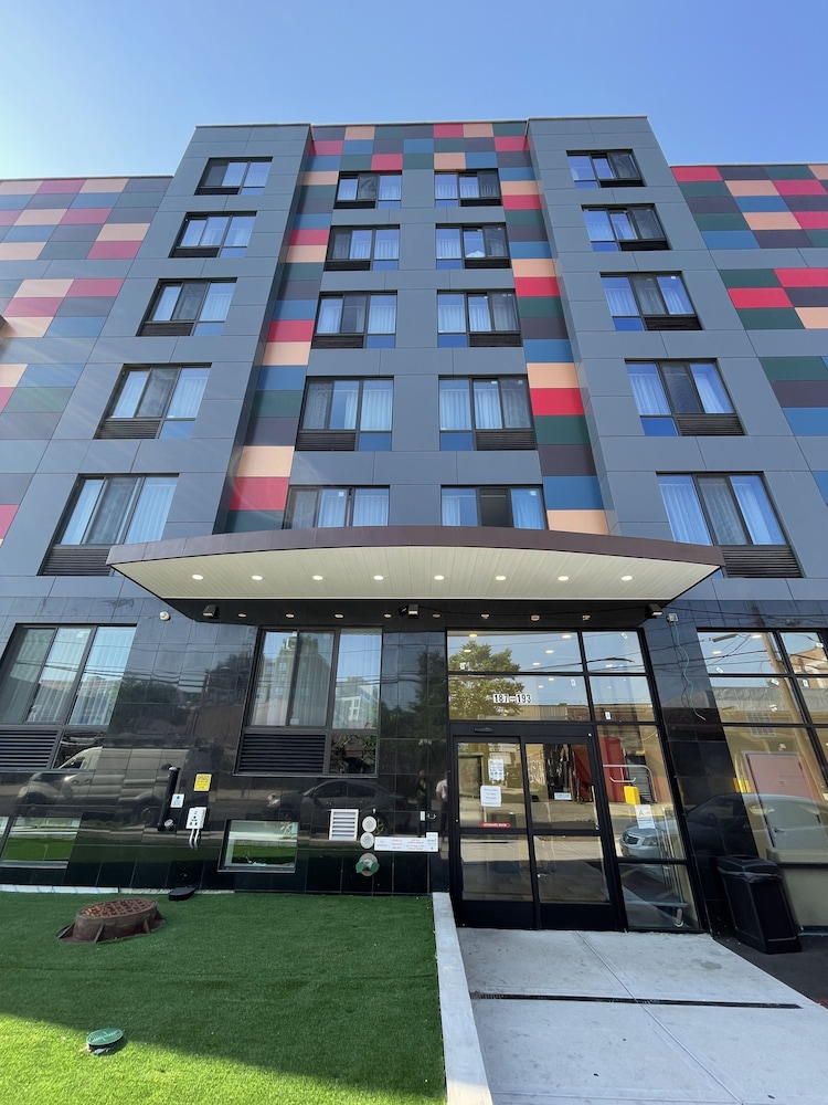 Super 8 by Wyndham Brooklyn Williamsburg - photo 13