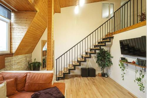 Cosy Central 2 BR Apartment By Wehost
