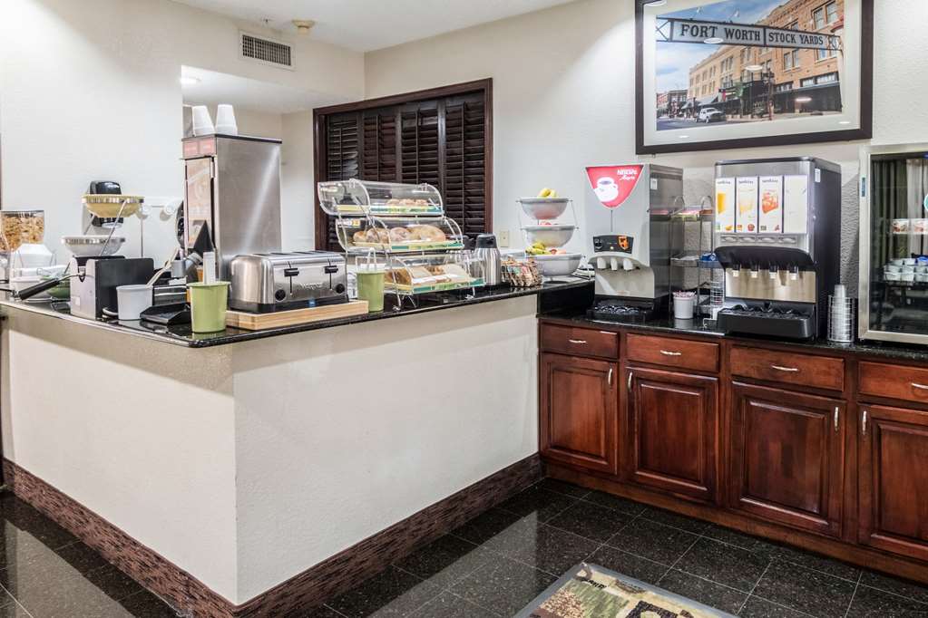 Quality Suites Burleson Ft. Worth - photo 31