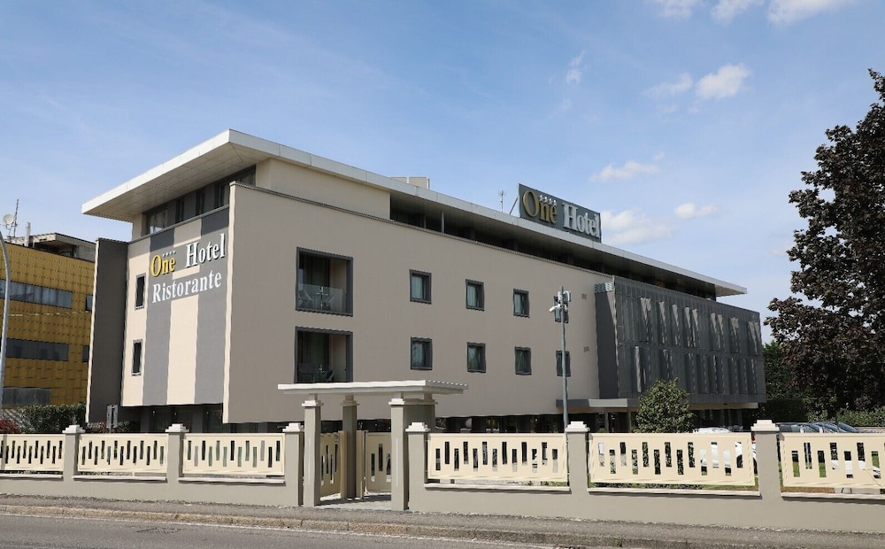 One Hotel & Restaurant - carbon neutral hotel in Dalmine