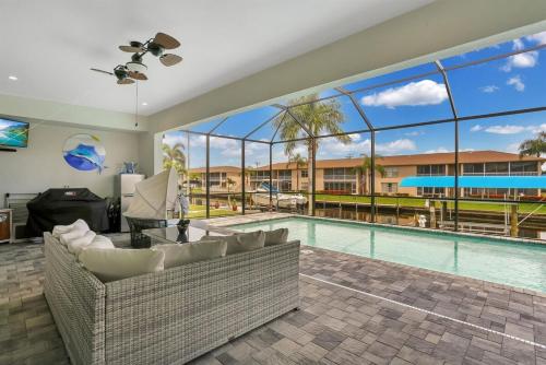 Villa Salty Fins Beautiful Gulf Access Pool Home — 4-Star Luxury Hotel in Cape Coral, United States