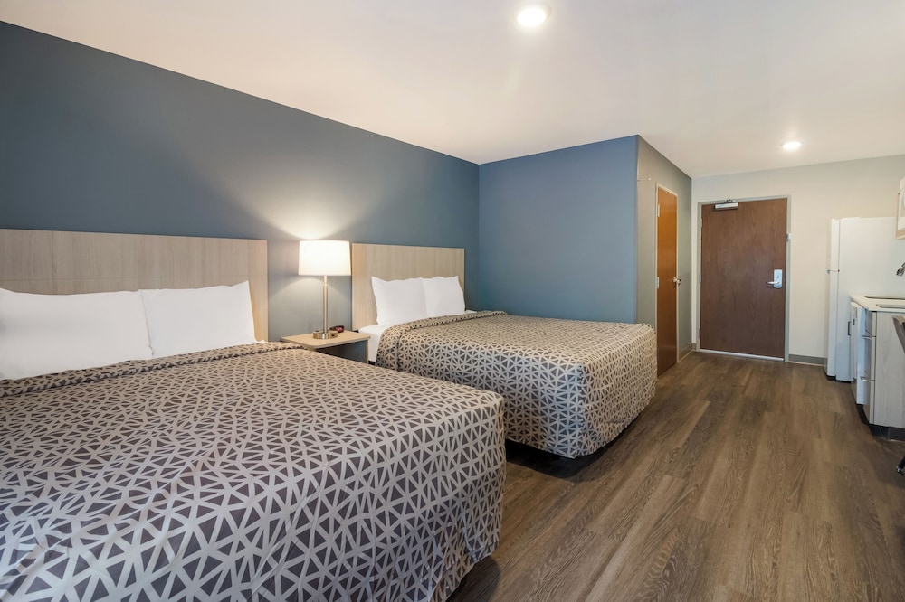WoodSpring Suites East Lansing University Area - photo 10