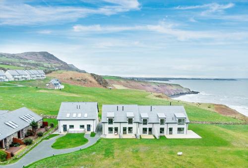 Porth Oer by Together Travel Luxury Seaside Cottage — 4-Star Luxury Hotel in Nefyn, United Kingdom