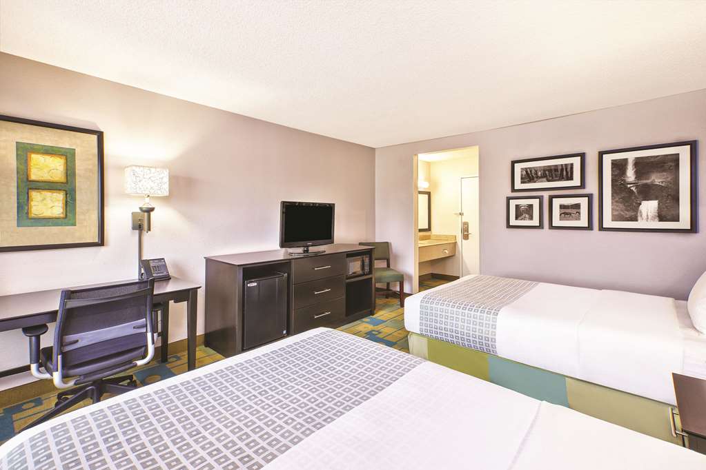 La Quinta Inn by Wyndham Toledo Perrysburg - photo 15