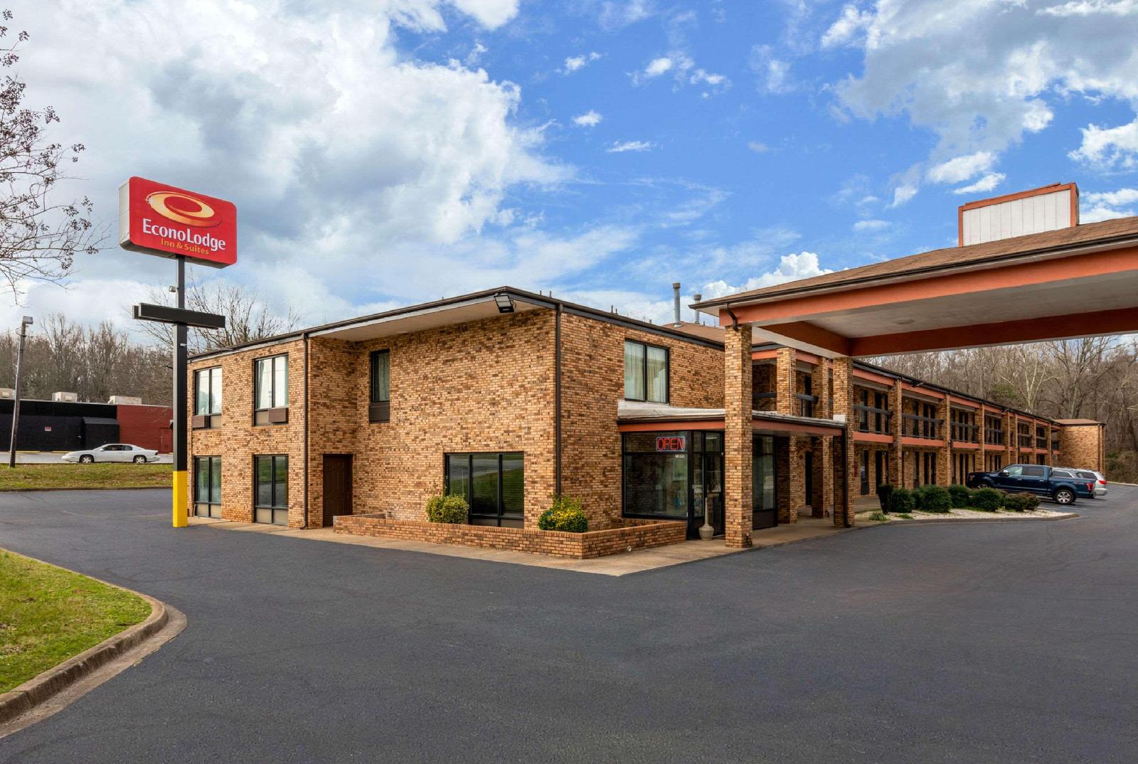 Southern Inn and Suites — hotel in Spartanburg