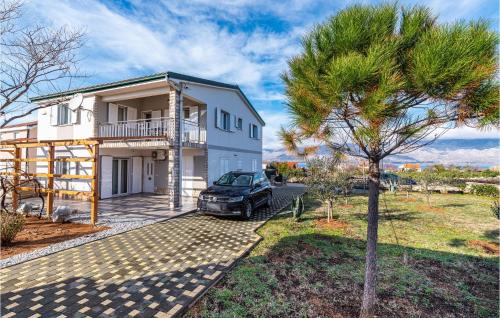1 Bedroom Nice Apartment In Razanac — 4-Star Luxury Hotel in Razanac, Croatia