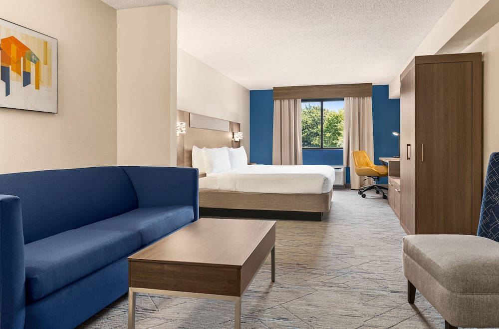 Holiday Inn Express & Suites Greenville Downtown by IHG - photo 6