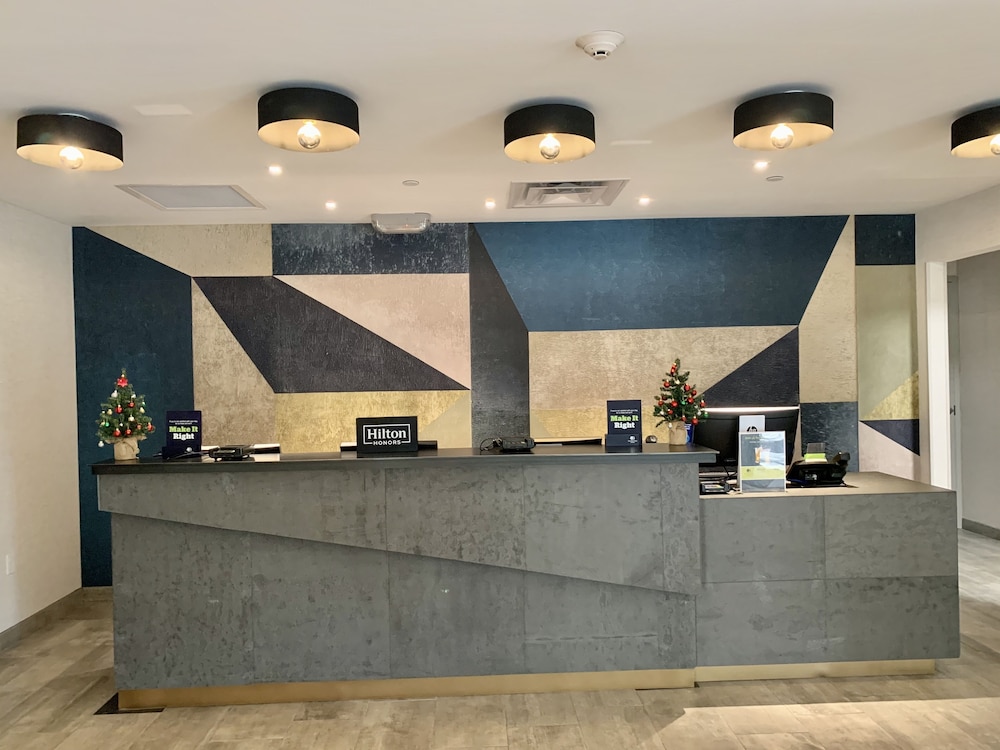 DoubleTree by Hilton Austin University Area - photo 8