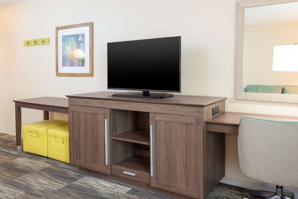 Hampton Inn & Suites Niles Warren - photo 19