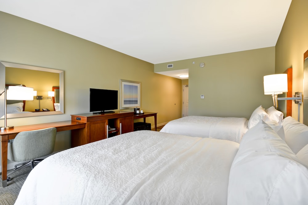 Hampton Inn & Suites Charleston Airport - photo 7