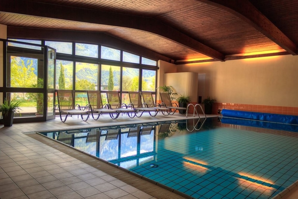 Hotel Schönblick — hotel in Naturno