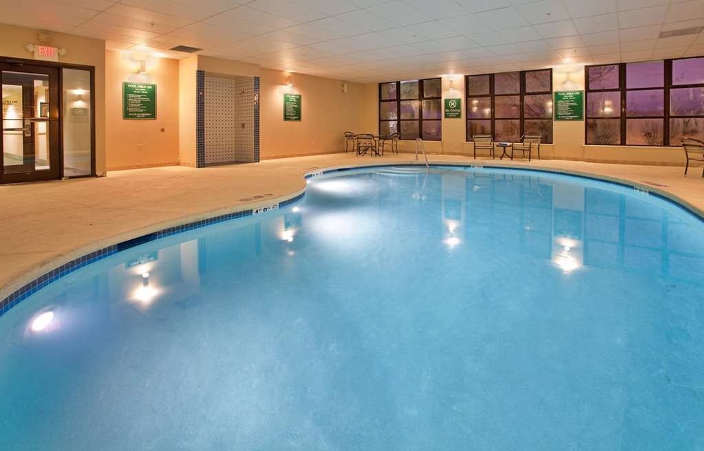 La Quinta Inn & Suites by Wyndham Des Moines West Clive - photo 21